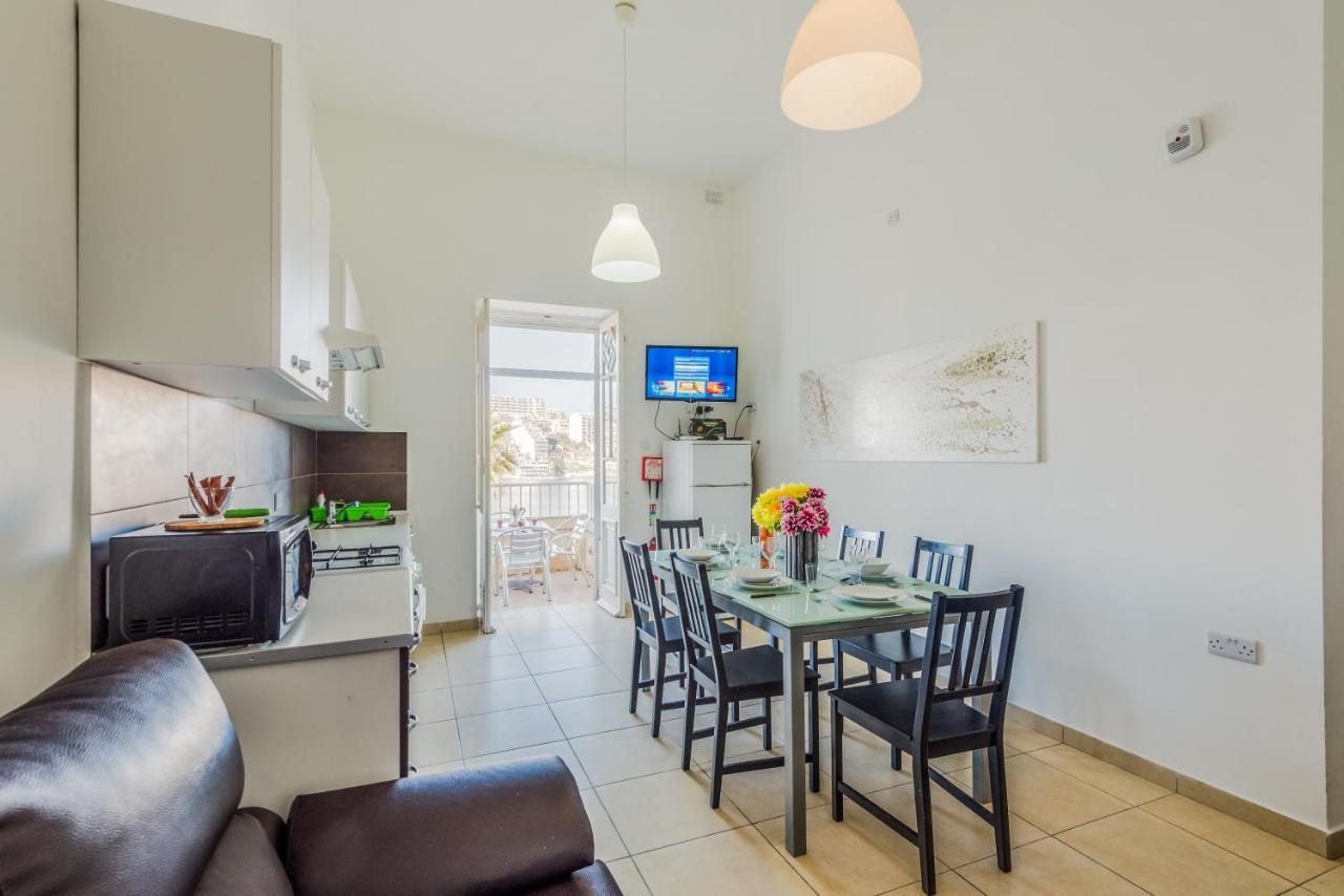 Blue Harbour 2 Bedroom Seafront Apartments With Large Terrace With Spectacular Sea Views - By Getawaysmalta Сейнт Полс Бей Екстериор снимка